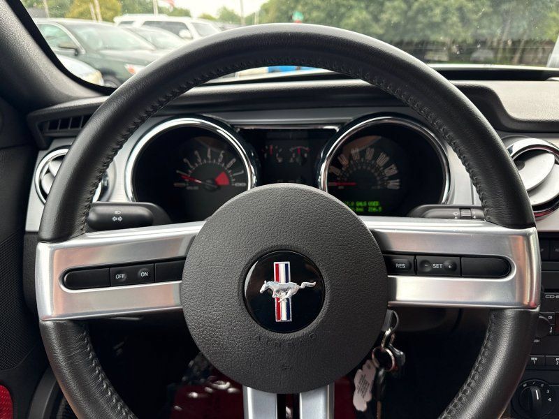 Used 2006 Ford Mustang GT RWD image 19