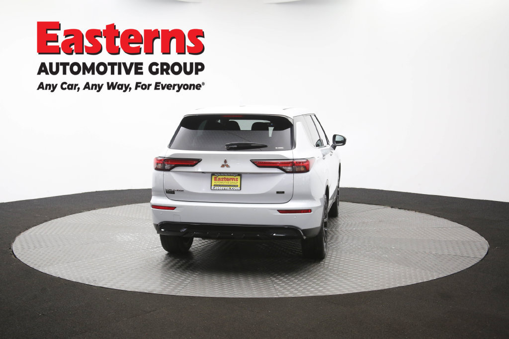Used 2023 Mitsubishi Outlander SE Black Edition AWD/4WD image 40