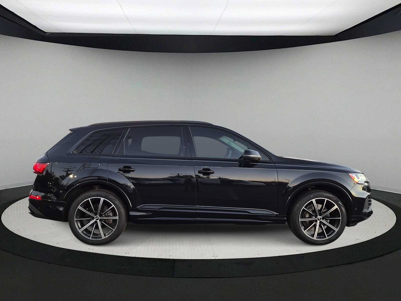 Used 2021 Audi Q7 3.0T Premium Plus w/ Executive Package AWD/4WD image 9