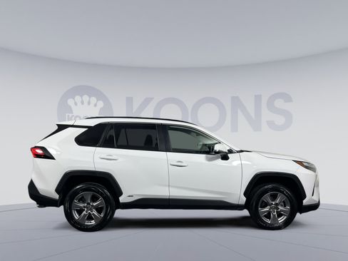 Used 2025 Toyota RAV4 XLE image 8