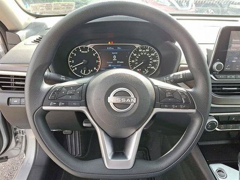 Certified 2024 Nissan Altima 2.5 SV FWD image 19