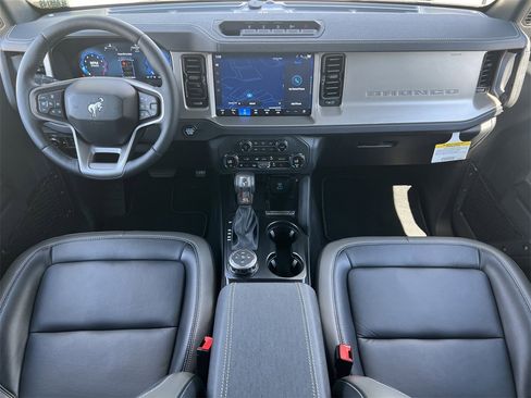 New 2025 Ford Bronco Outer Banks w/ Sasquatch Package image 2