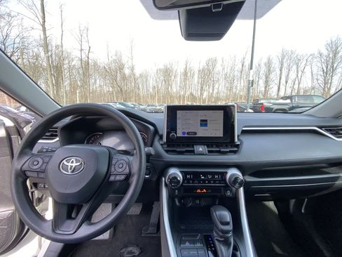 Used 2025 Toyota RAV4 XLE w/ Convenience Package image 22