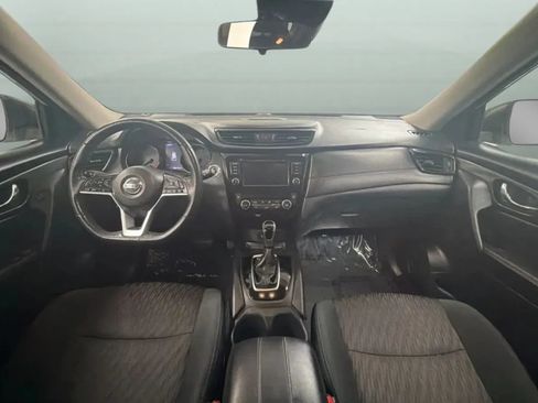 Used 2019 Nissan Rogue SV w/ Premium Package FWD image 10