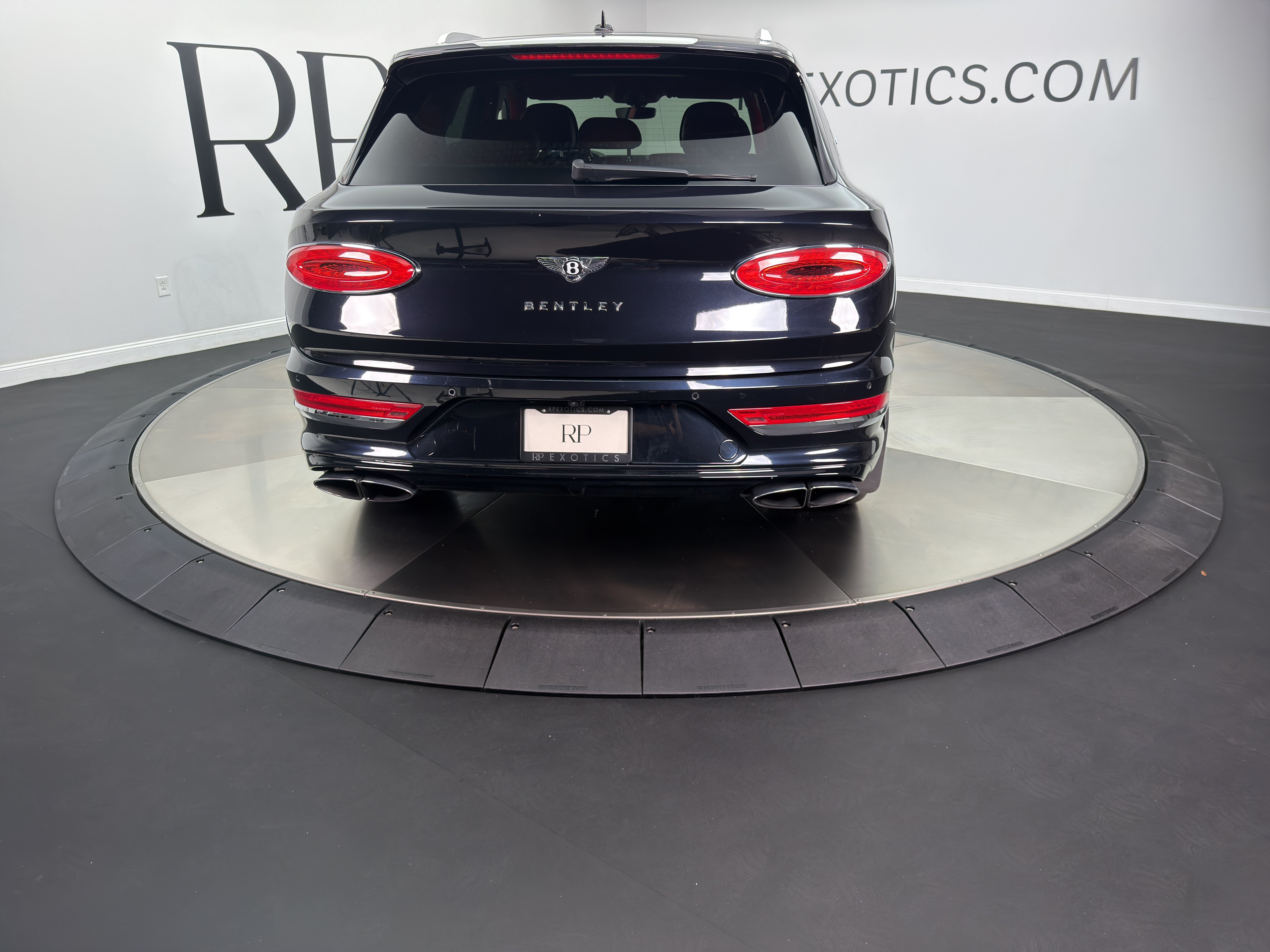Used 2021 Bentley Bentayga w/ First Edition Specification AWD/4WD image 5