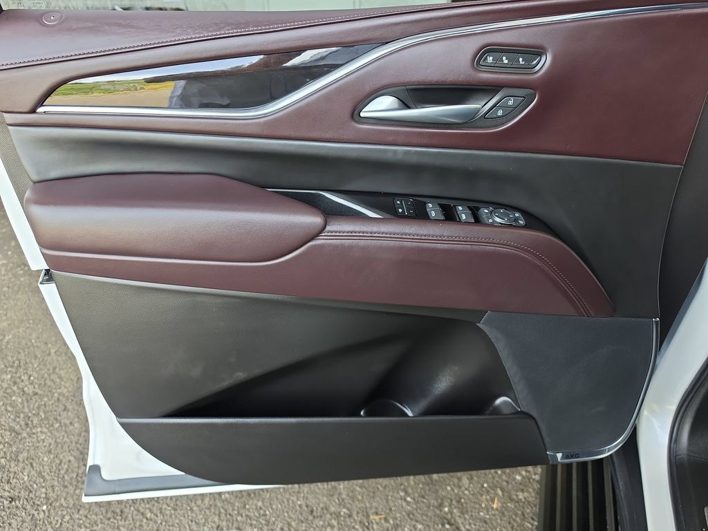 Certified 2024 Cadillac Escalade Sport Platinum w/ Heavy-Duty Trailer Package AWD/4WD image 27