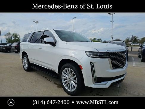 Used 2023 Cadillac Escalade Luxury image 2