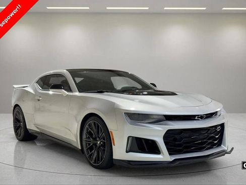 Used 2018 Chevrolet Camaro ZL1 image 1