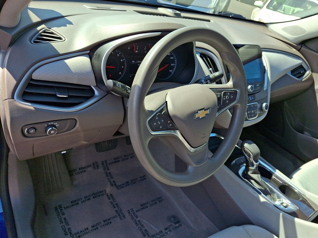 Used 2023 Chevrolet Malibu LT FWD image 25