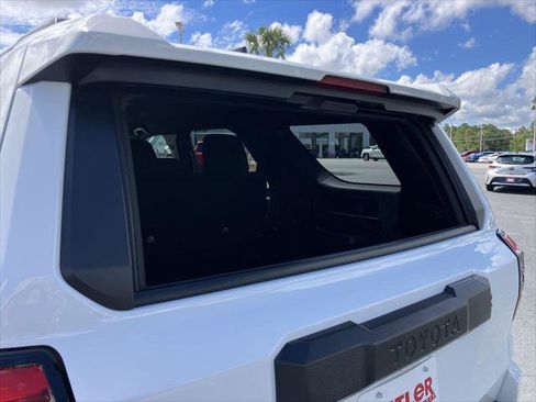 Certified 2025 Toyota 4Runner SR5 AWD/4WD image 24