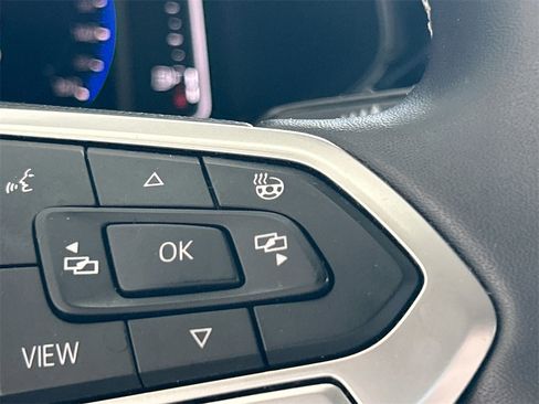 Used 2022 Volkswagen Taos SEL image 20