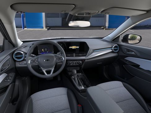 New 2026 Chevrolet Trax LT w/ Driver Confidence Package FWD image 39