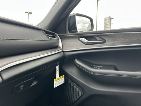 New 2025 Jeep Grand Cherokee L Limited image 24