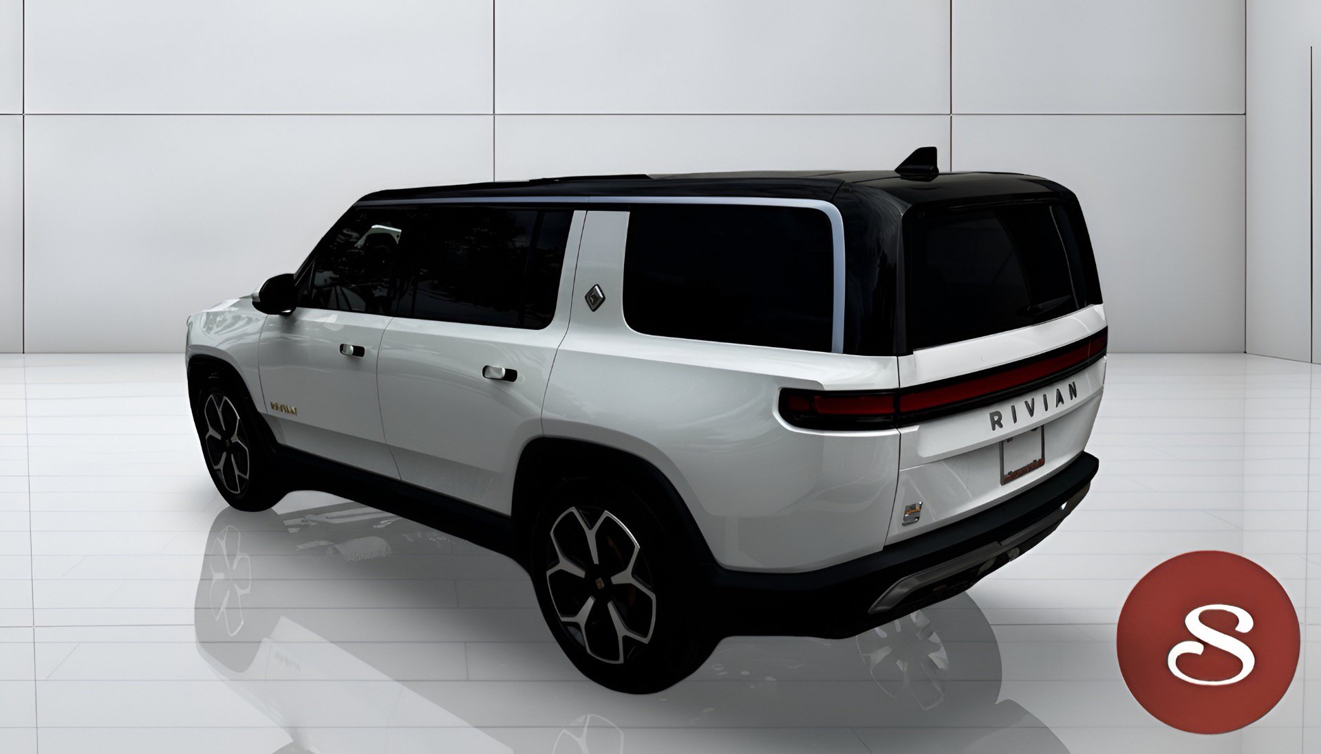 Used 2024 Rivian R1S Adventure Quad AWD/4WD image 2