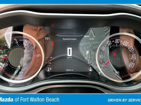 Used 2019 Dodge Challenger SXT RWD image 11