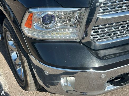 Used 2017 RAM 1500 Laramie w/ Convenience Group AWD/4WD image 10