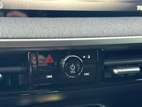 New 2026 Nissan Kicks SV image 25