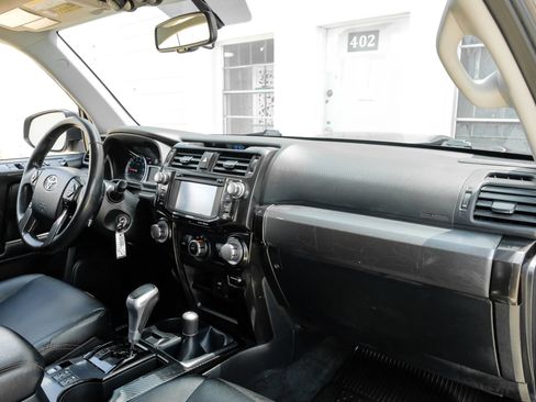 Used 2018 Toyota 4Runner TRD Off-Road Premium AWD/4WD image 15
