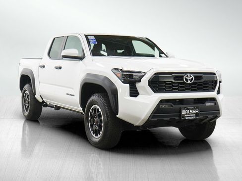 Used 2025 Toyota Tacoma TRD Off-Road AWD/4WD image 7