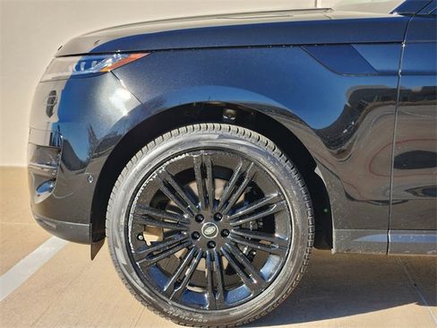 Used 2024 Land Rover Range Rover Sport SE image 9