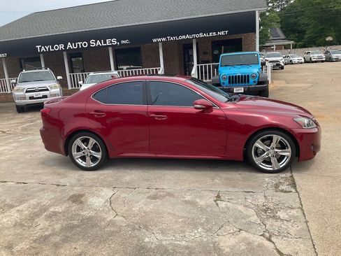 Used 2011 Lexus IS 250 w/ Premium Pkg Value Edition RWD image 2