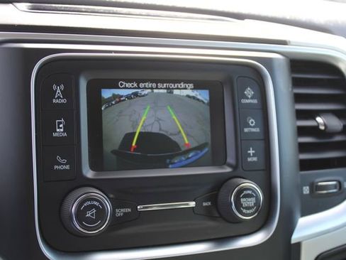 Used 2020 RAM 1500 Classic SLT AWD/4WD image 26