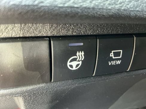 Used 2023 Toyota Sienna Platinum FWD image 27