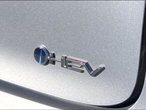 Used 2025 Toyota Prius LE image 30