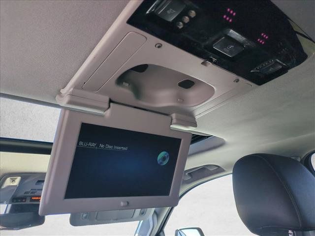 Used 2019 Cadillac Escalade ESV Luxury RWD image 18