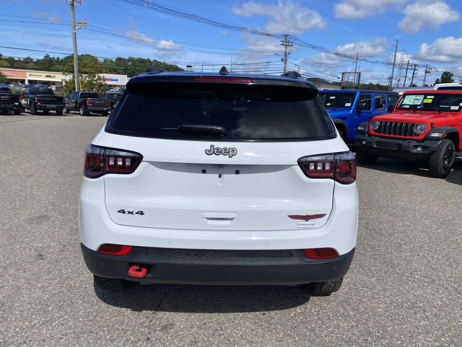 Certified 2026 Jeep Compass Trailhawk AWD/4WD image 4