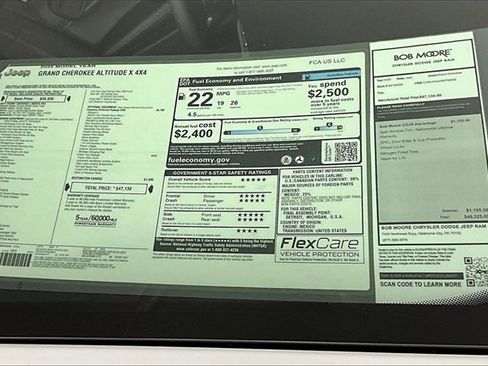 New 2025 Jeep Grand Cherokee Laredo image 14