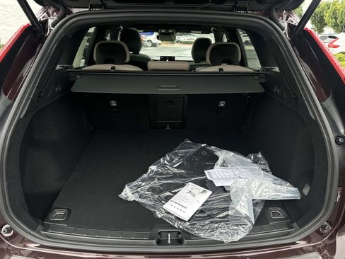 New 2026 Volvo XC60 B5 Core w/ Climate Package image 18