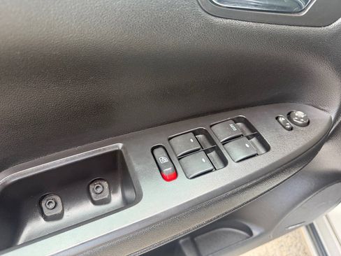 Used 2008 Chevrolet Impala LTZ FWD image 15