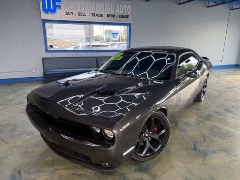 Used 2019 Dodge Challenger R/T w/ Blacktop Package RWD image 1