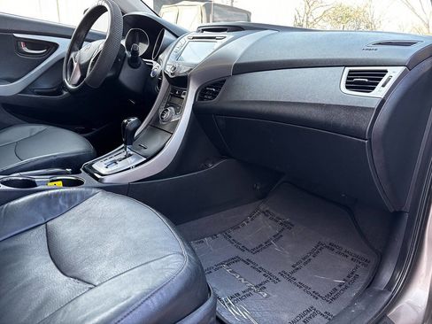 Used 2013 Hyundai Elantra Limited w/ Technology Pkg image 10