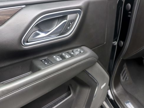Used 2021 Chevrolet Suburban LT AWD/4WD image 22