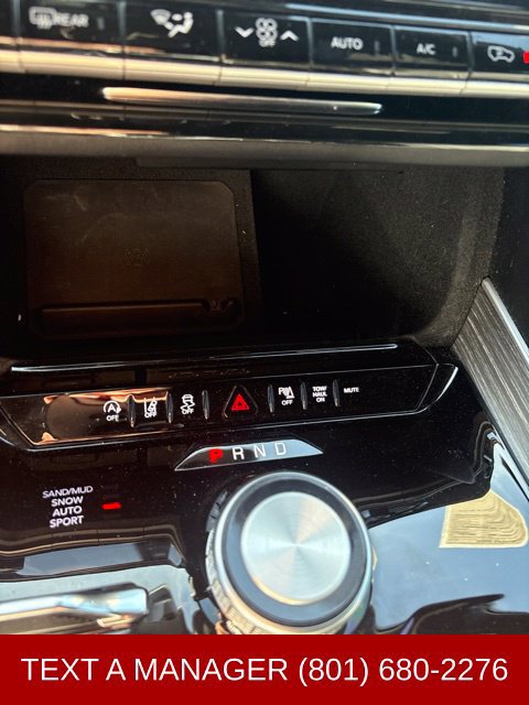 Used 2023 Jeep Wagoneer Series II w/ Mopar Step-Up Package AWD/4WD image 16