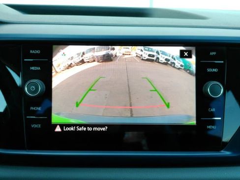 Used 2022 Volkswagen Taos SE image 8