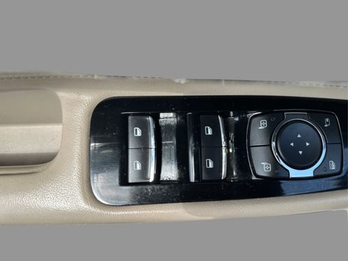 Used 2021 Lincoln Corsair FWD w/ Equipment Group 101A image 32