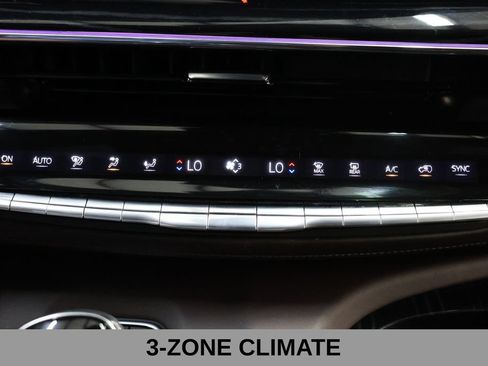 Used 2024 Cadillac Escalade ESV V w/ Heavy-Duty Trailer Package AWD/4WD image 43