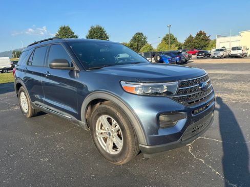 Used 2020 Ford Explorer XLT RWD image 3