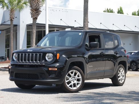Used 2023 Jeep Renegade Latitude AWD/4WD image 1