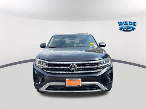 Used 2020 Volkswagen Atlas Cross Sport SE w/ Panoramic Sunroof Package image 2