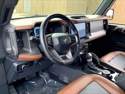 Used 2024 Ford Bronco Outer Banks AWD/4WD image 12