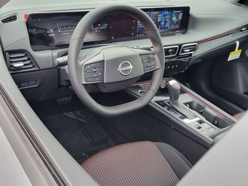 New 2026 Nissan Sentra SR w/ Floor Mat Package image 4