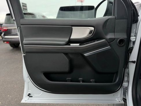 Used 2025 Ford Expedition Max Active image 9