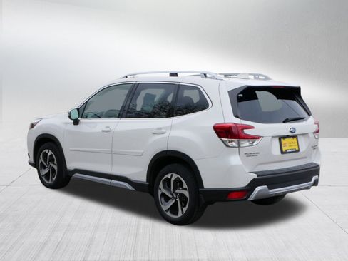 Used 2022 Subaru Forester Touring image 5
