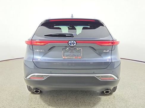 Used 2024 Toyota Venza XLE AWD/4WD image 6