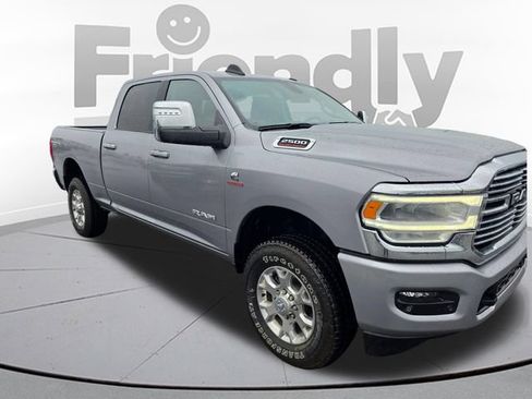 Used 2024 RAM 2500 Laramie AWD/4WD image 3