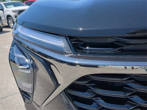 New 2025 Chevrolet Trax RS w/ Driver Confidence Package image 10